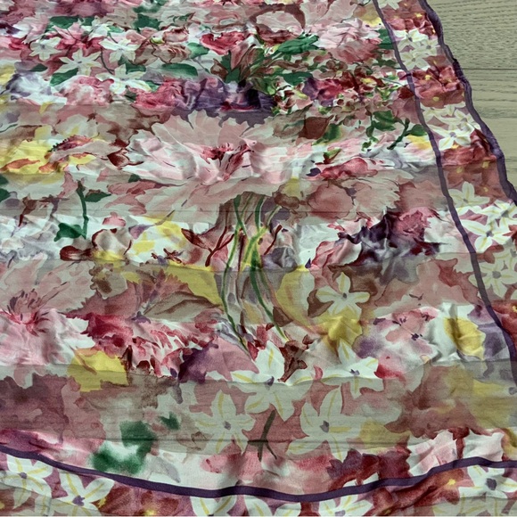 Beautiful Vintage Silk Scarf - Picture 2 of 8